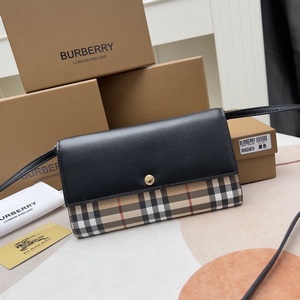 Burberry Wallets 19